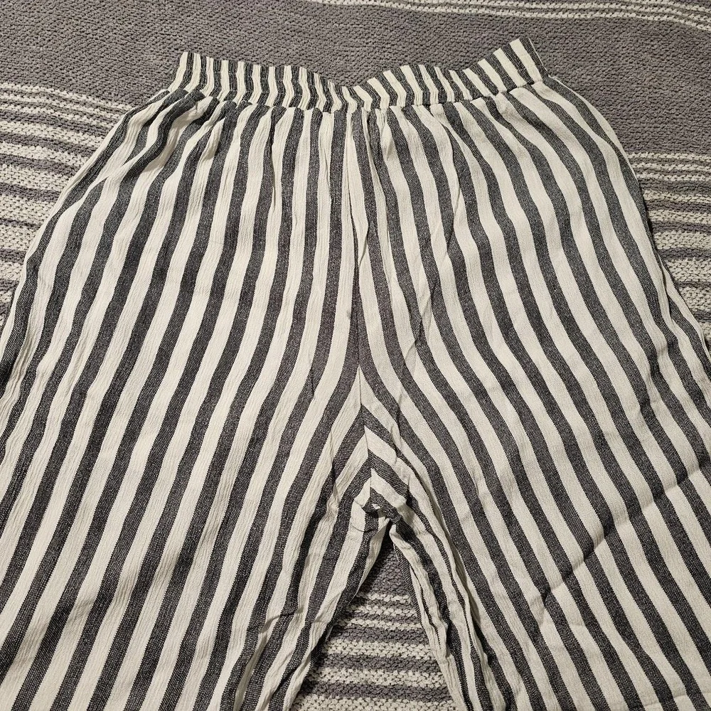 SADIE And SAGE White and Grey LooseFit Striped Boho Pants Womens Small‎